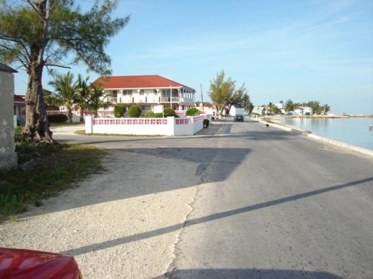 Beside The Pointe Cottage Savannah Sound Extérieur photo